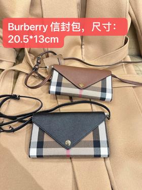 Burberry信封斜挎包黑色和棕色两个颜色可选   太好看啦，多种用途，也可当手拿包，大特价！美国代购，无中文标签，介意慎拍!