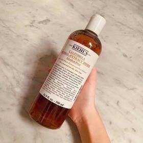 Kiehls科颜氏金盏花水500ml，超大容量不心疼。舒缓调理、水油平衡，清洁收缩毛孔、淡化痘印，肌肤敏感泛红/夏天冒油黑头闭口时使用，非常清爽友好！美国代购，无中文标签，介意慎拍! F