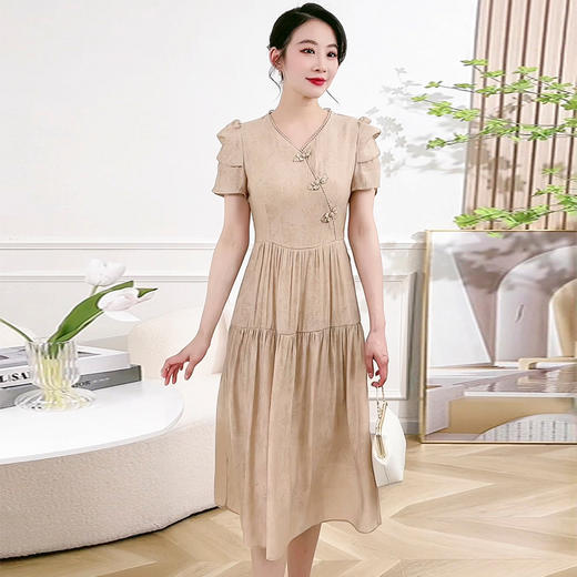 XQD-58B9132-L2024年新款中长款连衣裙 商品图2