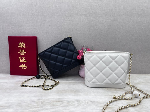 4F萨迪牛皮女包 商品图0