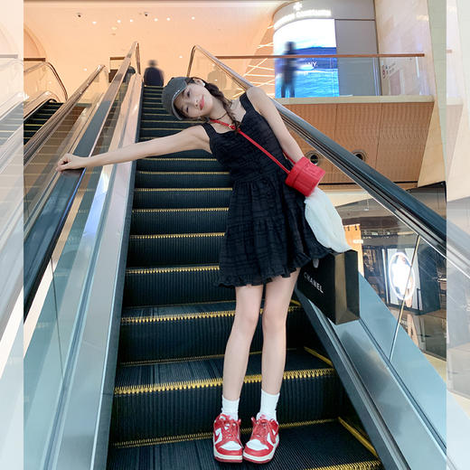 <曾小咸推荐>微信粉丝秒杀专场 仅此今天 活动结束下架【怦然心动】两色连衣裙 日常189.99 立降110 元 今天秒杀价79.99 ！！ 商品图3