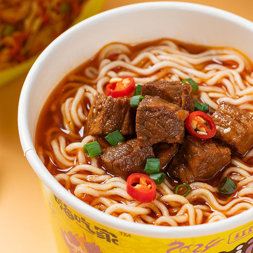 【18杯分享装，嗨吃家miumiu面，邂逅一碗好面】蛇年限定杯杯美味，滋味对味才对胃，小桶整箱酸辣粉休闲泡面小吃方便面办公室解馋夜宵速食QQ 商品图0