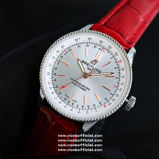 百年灵女款航空计时自动腕表型号。 市场首发新款到货，女款精致典雅，将经典的历史魅力与精密的现代腕表设计精心结合。 商品图1