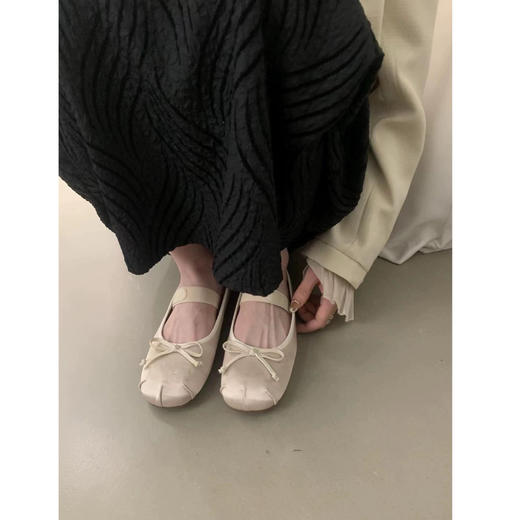 SUTUS/法式绸缎《芭蕾舞鞋》丨软底银色单鞋 穿搭小心机~ 商品图3