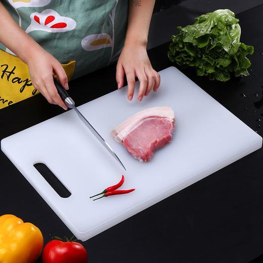 【居家必备，厨房必选】家用厨房食品级PE菜板，双面可用，加厚防滑防霉，菜刀相得益彰，水果擀面样样行！ 商品图1