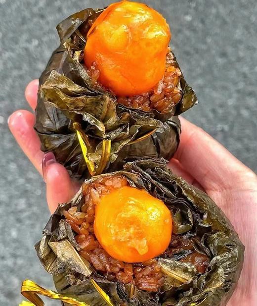 【预售】周日南京代购：【马祥兴荷叶蛋黄烧麦】一盒3个，金陵老字号，卤汁带着咸蛋黄的香，夹杂荷叶的清香！限当天取，代购不接受退单。 商品图5