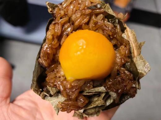 【预售】周日南京代购：【马祥兴荷叶蛋黄烧麦】一盒3个，金陵老字号，卤汁带着咸蛋黄的香，夹杂荷叶的清香！限当天取，代购不接受退单。 商品图2