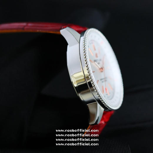 百年灵女款航空计时自动腕表型号。 市场首发新款到货，女款精致典雅，将经典的历史魅力与精密的现代腕表设计精心结合。 商品图5