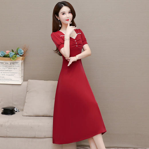QYMOMS-RA109-L简约长款修身时尚大摆A字裙夏季新款方领短袖通勤气质优雅连衣裙 商品图2