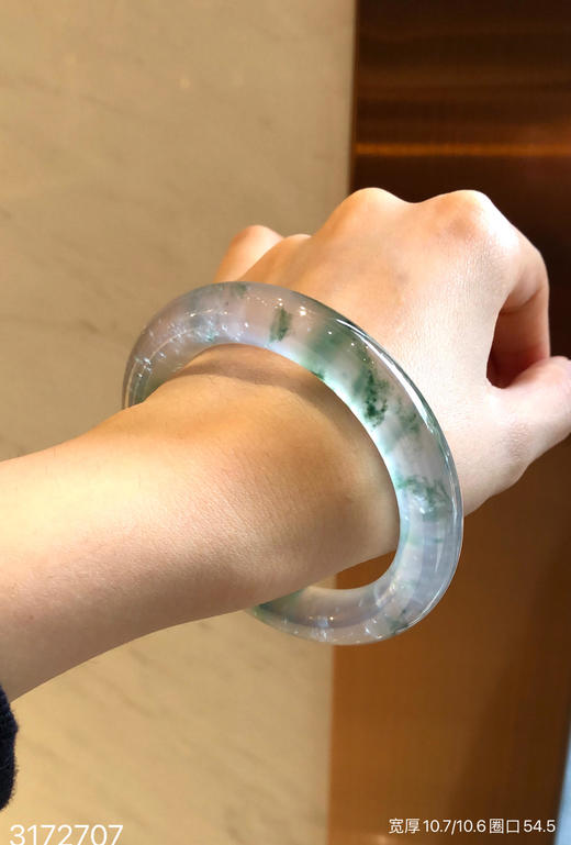 玻璃种飘花圆镯【3172707】圈口54.5~具体价格微信咨询 商品图3
