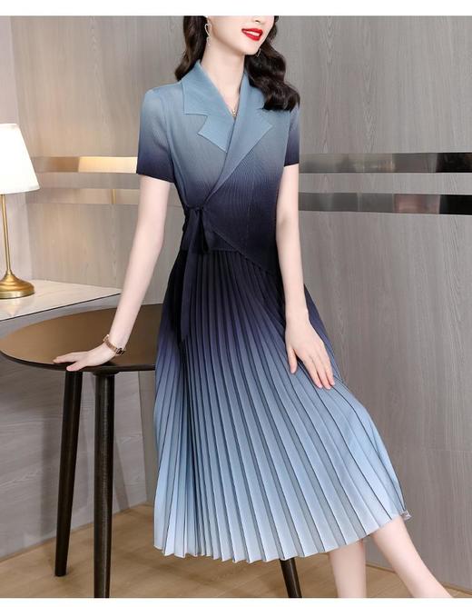 NYL-02112夏季新款时尚洋气西装领渐变溢彩百褶修身中长裙 商品图6
