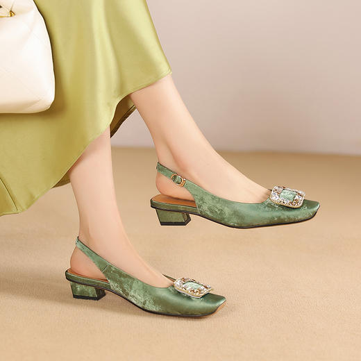 【预售5天】优雅水钻，包头后空粗跟凉鞋DTN&A1122-2 商品图3