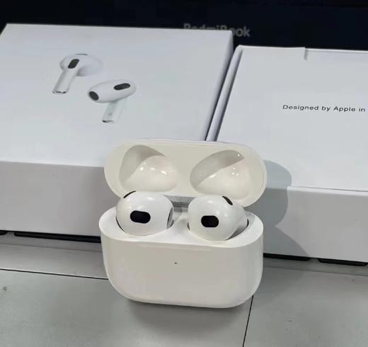 四代AirPods， 新款四代AirPods 重量轻盈，贴合耳部轮廓 商品图3