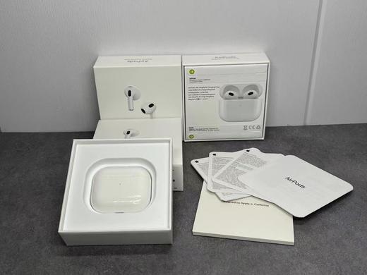 四代AirPods， 新款四代AirPods 重量轻盈，贴合耳部轮廓 商品图0