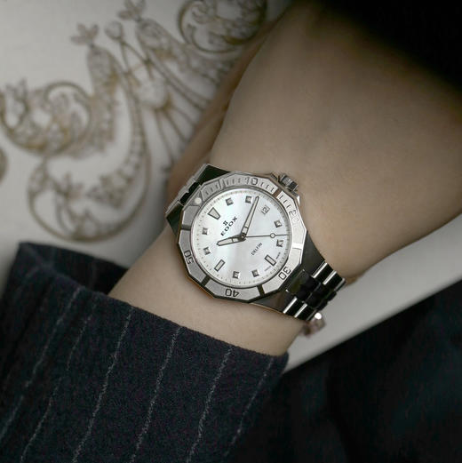 现货瑞士EDOX时尚复古女士镶钻贝母盘石英手表Delfin系列防水钢带 商品图1