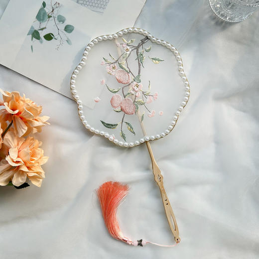 中国古风流苏团扇刺绣古典汉服舞蹈扇 商品图3