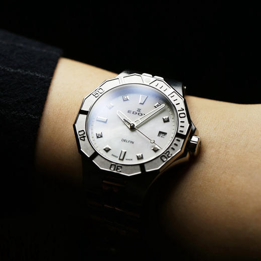 现货瑞士EDOX时尚复古女士镶钻贝母盘石英手表Delfin系列防水钢带 商品图4