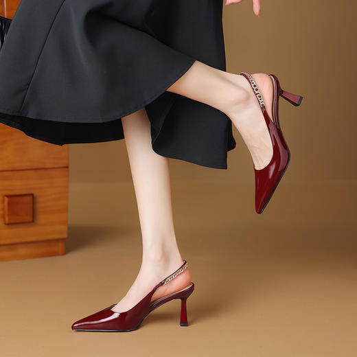 【预售5天】性感优雅，珠光漆皮尖头小跟后空鞋YS&9351 商品图2