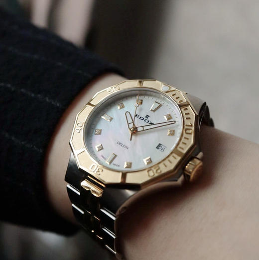 现货瑞士EDOX依度钻石贝母盘面女士石英手表Delfin时尚钢带防水 商品图4