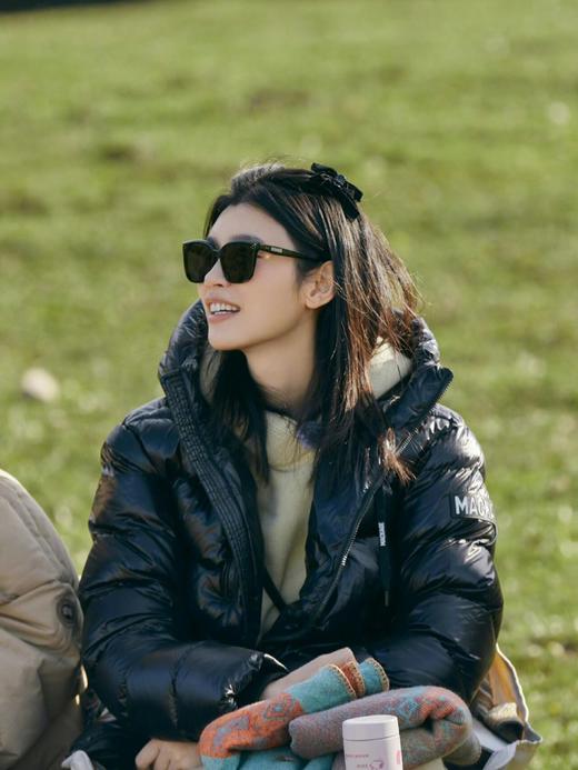 明星同款GM Palette  经典黑超 夏日必不可少啊 方形的超大廓形好遮脸！ 可以日常也可以用作搭配 很有安全感且酷 商品图4