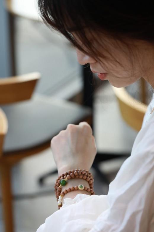 0.6原创碧玉(四叶草)老山檀手串 108粒 商品图3