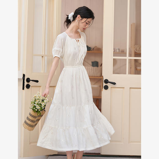 温柔文艺连衣裙女春夏季圆领系带收腰肌理珠片中长连衣裙V1040766 商品图0