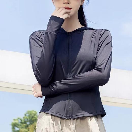 【UPF50+透气不闷汗！修身运动防晒衣】夏日必备！可以透气冰感的防晒衣，瑜伽和户外运动都适合，修身显瘦，头颈面一体防护，科技微孔纤维，户外运动结合，释放自我~ 商品图0