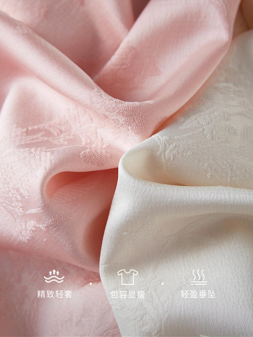 【专属特价】熙世界新中式暗纹提花衬衫半袖上衣女夏新款洋气复古国风短袖小衫 商品图3