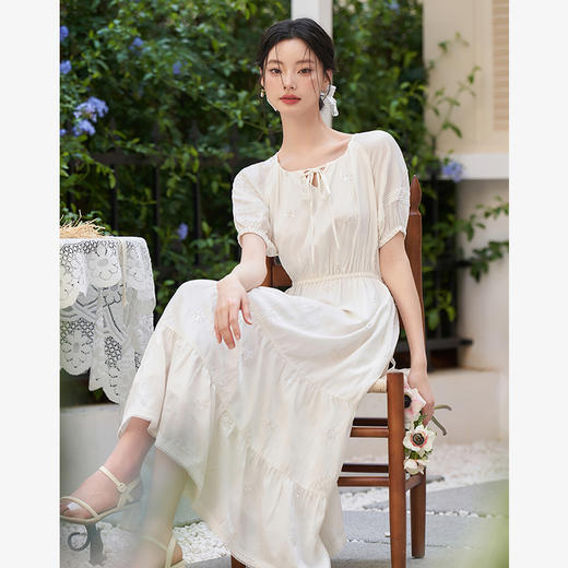 温柔文艺连衣裙女春夏季圆领系带收腰肌理珠片中长连衣裙V1040766 商品图2
