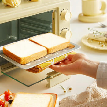 泓一坚果厚切吐司面包 学生早餐面包核桃仁零食品代餐饱腹下午茶620g 商品图2