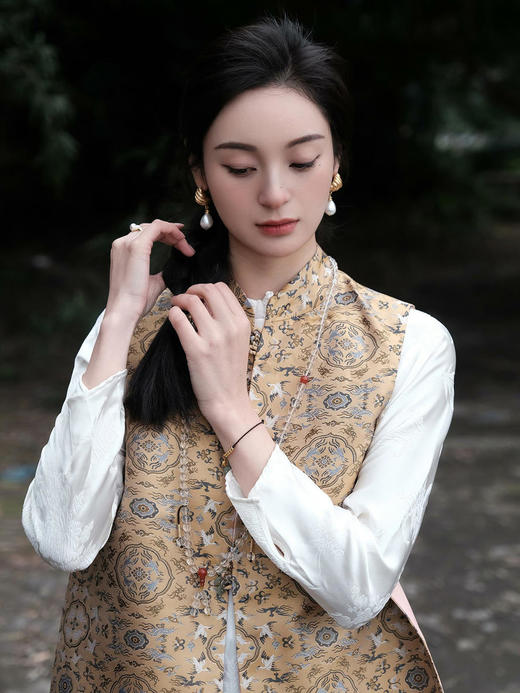 微瑕秒杀 |盛唐牡丹 |鹤鹿同春宋锦双面穿马甲[特价品](特殊商品不退不换) 商品图1