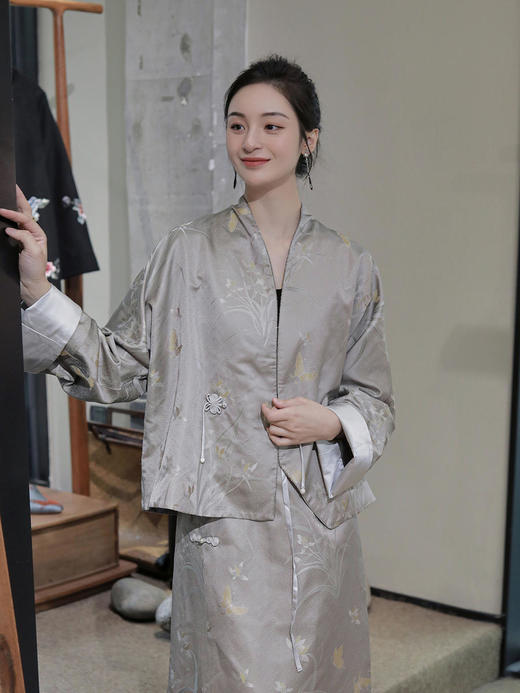 盛唐牡丹 |银灰宋锦兰花纹斜襟外套 商品图0