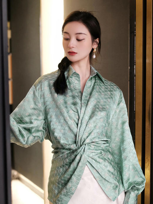 盛唐牡丹 |豆绿金丝格纹真丝扭结上衣 商品图0