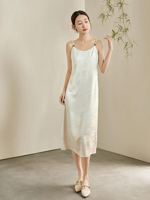 【专属特价】熙世界度假风新中式提花吊带连衣裙女高级感气质裙子2025夏装新款 商品图4