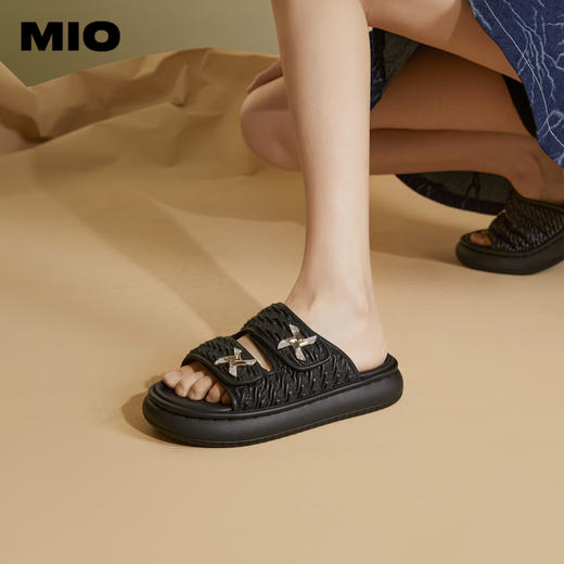 MIO米奥夏季中跟时髦拖鞋小众潮流运动厚底一字拖个性女鞋M243131427 商品图0