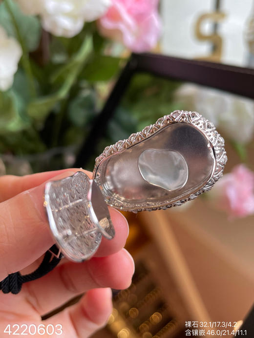 4220603，玻璃财神爷吊坠。具体价格微信咨询 商品图7