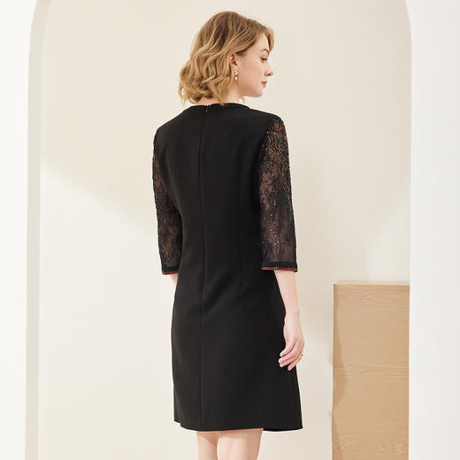 MC803斯尔丽2024春季新款华丽烫图修身显瘦小黑裙圆领七分袖连衣裙 商品图1