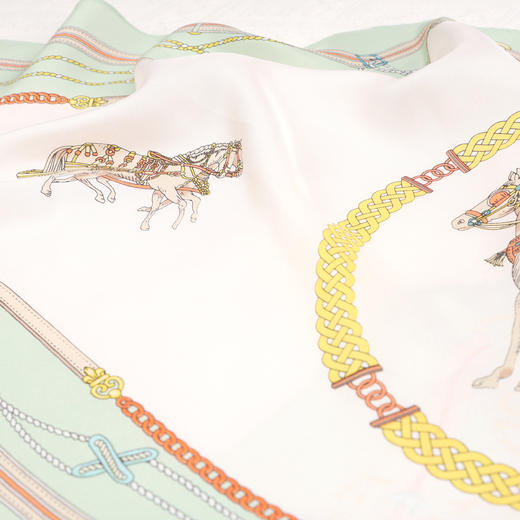 时尚真丝三角围巾 商品图3