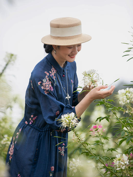 牧衣游原创 丝棉匹绣连衣裙女新款宽松轻薄文艺减龄气质长裙 白夜 商品图3