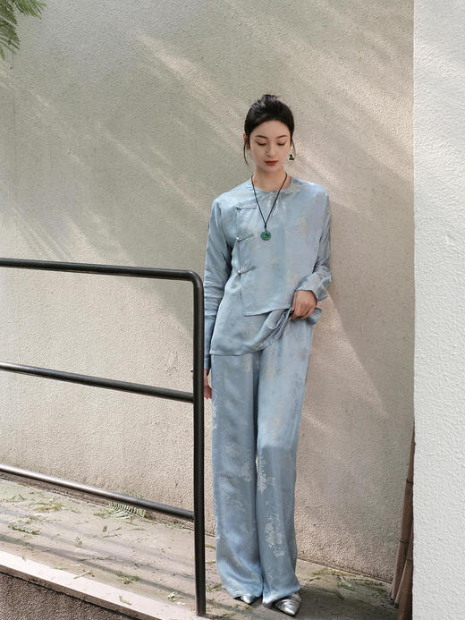 微瑕秒杀 |盛唐牡丹 |雾霾蓝仙山飞鹤偏襟女上衣[特价品](特殊商品不退不换) 商品图12