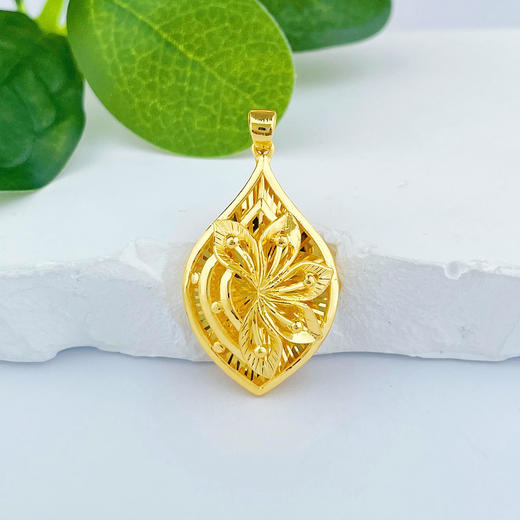 【限时克减150元】足金999.9 叶子形影底吊坠(AF050DZ00031)预售产品下单后不退款不退货不换货不补差价 商品图0