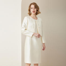 MC839斯尔丽2024春季新款浮雕感烫钻圆领两件套女式套装