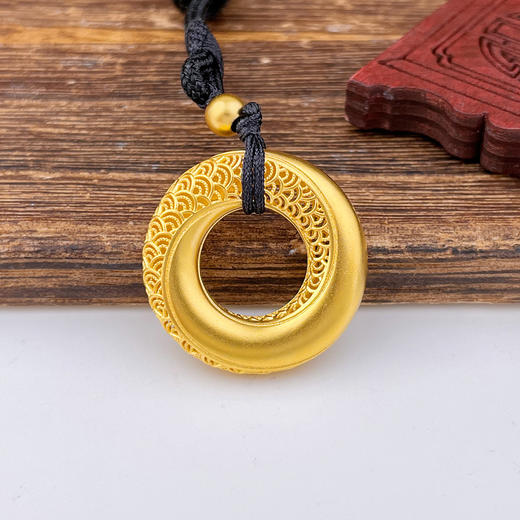 【限时克减150元】足金999.9 古法空心挂绳镂空花丝龙鳞凤羽龙鳞情侣平安扣吊坠（含珠子）(ANWZGFDZ00267)预售产品下单后不退款不退货不换货不补差价 商品图0