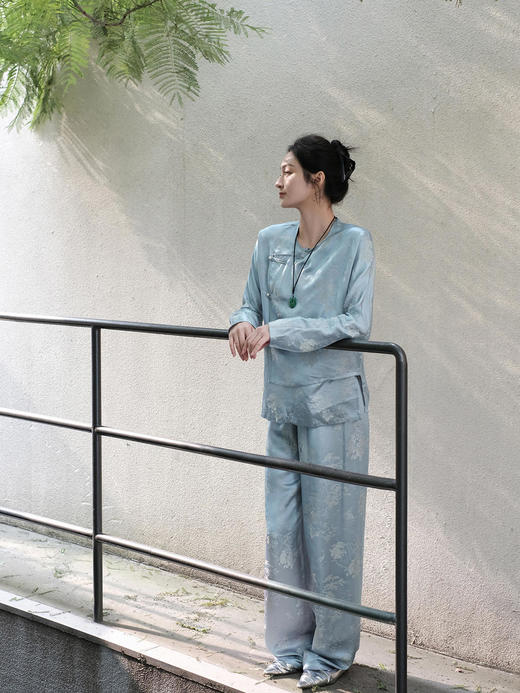 微瑕秒杀 |盛唐牡丹 |雾霾蓝仙山飞鹤偏襟女上衣[特价品](特殊商品不退不换) 商品图11