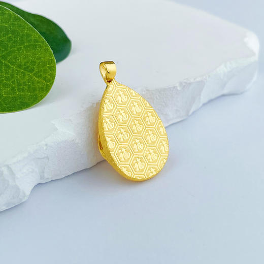 【限时克减150元】足金999.9 枝叶水滴形影底吊坠(AF050DZ00032)预售产品下单后不退款不退货不换货不补差价 商品图2