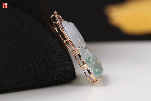 天然翡翠【宝宝佛】吊坠 镶嵌：18K金镶 商品图2