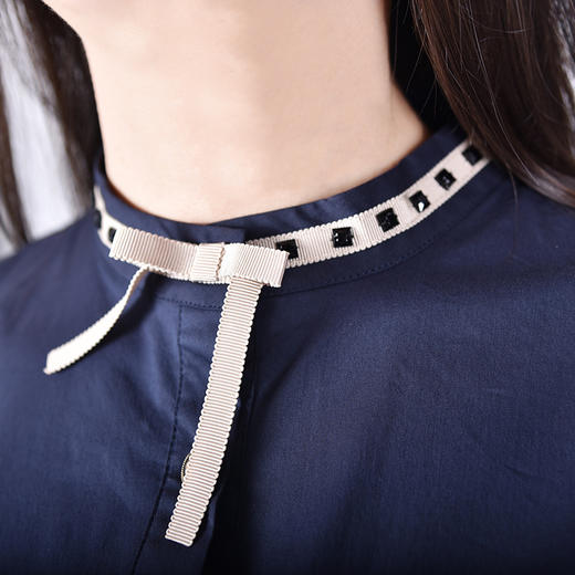 圣媛女装   气质优雅质感蝴蝶结领带连衣裙SA220L27 商品图4