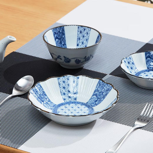 13.3cm菊形小钵 青花麻叶 商品图1
