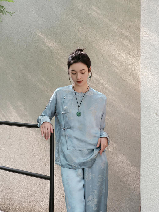 微瑕秒杀 |盛唐牡丹 |雾霾蓝仙山飞鹤偏襟女上衣[特价品](特殊商品不退不换) 商品图9