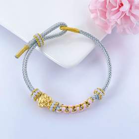 【限时7.5折】【定价黄金】足金 #招桃花 3D硬金桃花手串粉色花结浅灰绳调节成品手串(AJ3DSC00003)（预售产品下单后不退款不退货不换货不补差价）